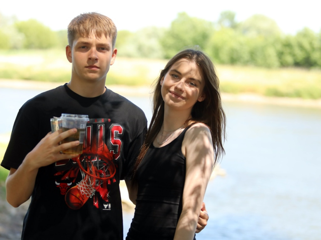 Ale zabawa nad Odrą. Tak młodzież świętuje wakacje [ZDJĘCIA]