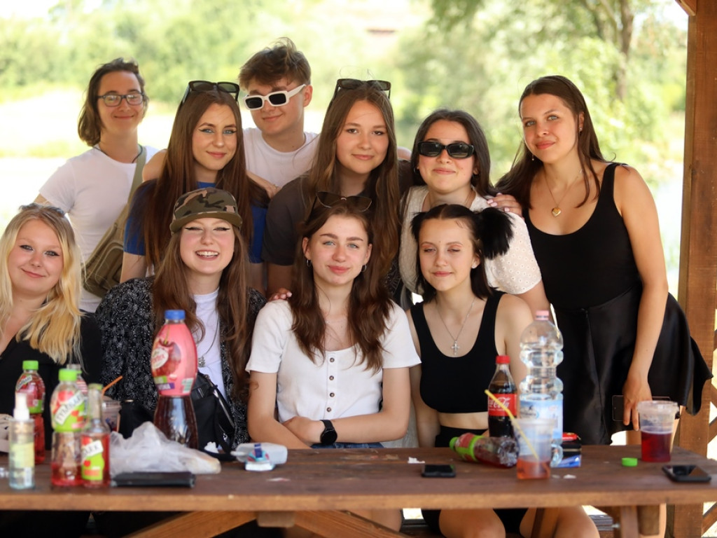 Ale zabawa nad Odrą. Tak młodzież świętuje wakacje [ZDJĘCIA]