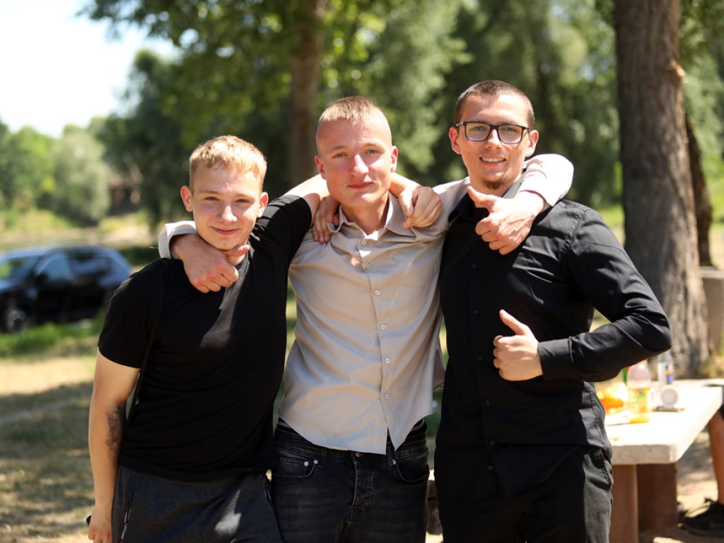Ale zabawa nad Odrą. Tak młodzież świętuje wakacje [ZDJĘCIA]