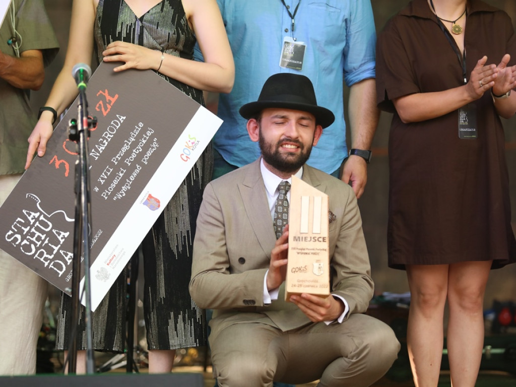 Wyśpiewali poezję i w nagrodę odebrali na scenie czeki [ZDJĘCIA]