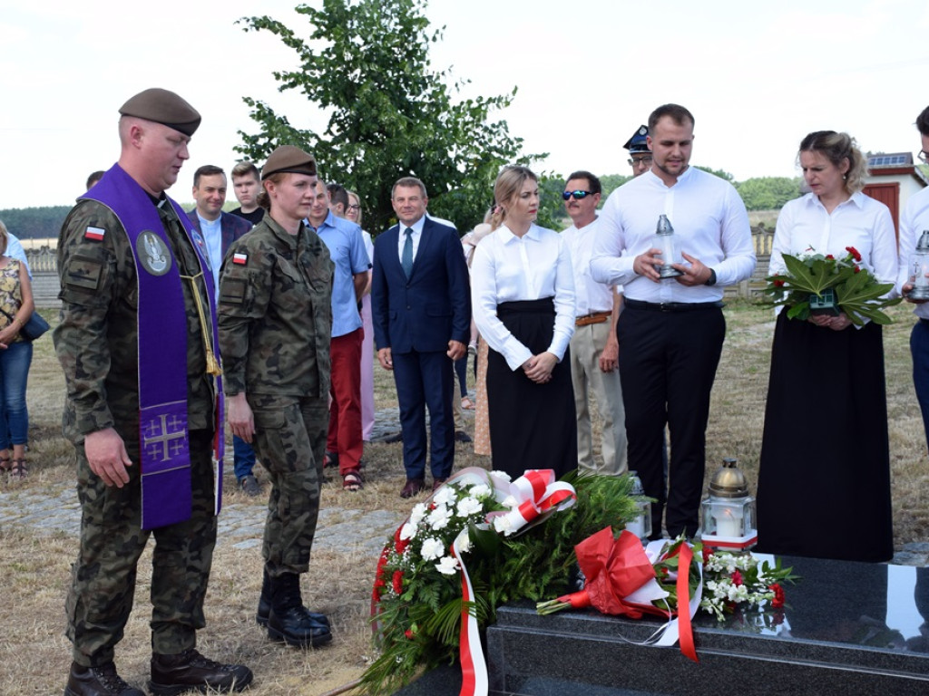 Nie zapomną o kapitanie Grzegorzewskim. Uroczystość na cmentarzu w Białołęce [ZDJĘCIA]