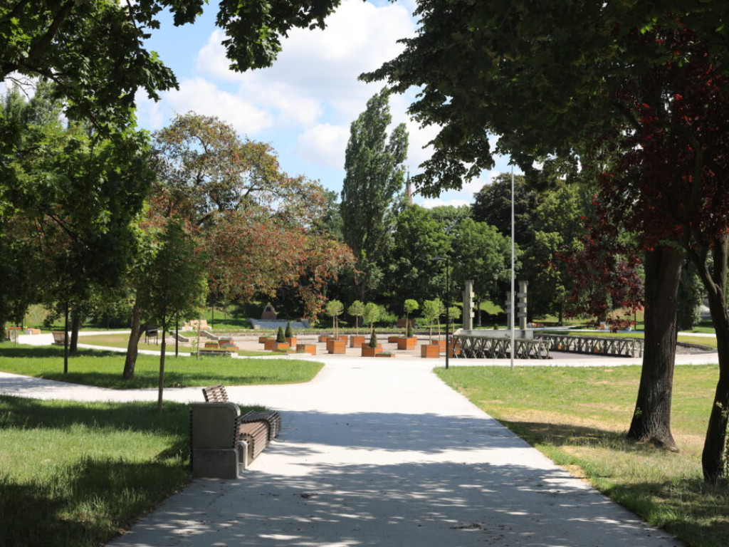 Park Sapera się zmienił. Spytaliśmy mieszkańców jak oceniają miejską inwestycję [ZDJĘCIA]