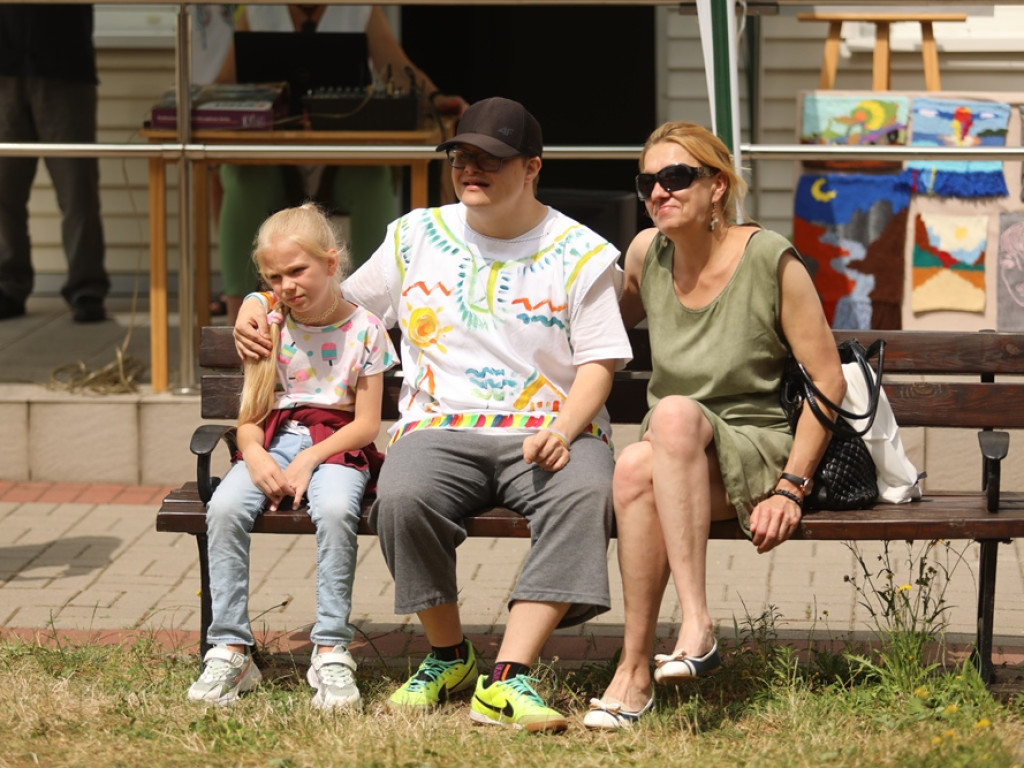 Integracyjny piknik. Było kolorowo i wesoło [ZDJĘCIA]