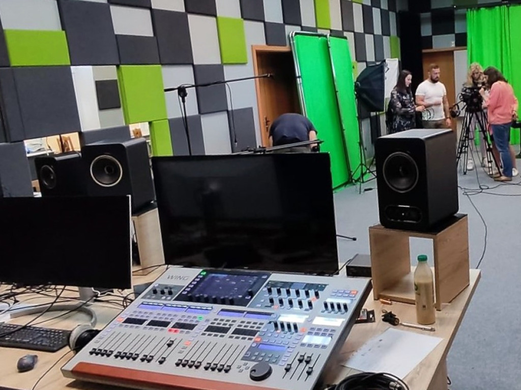 Nowoczesne studio nagrań w świetlicy wiejskiej