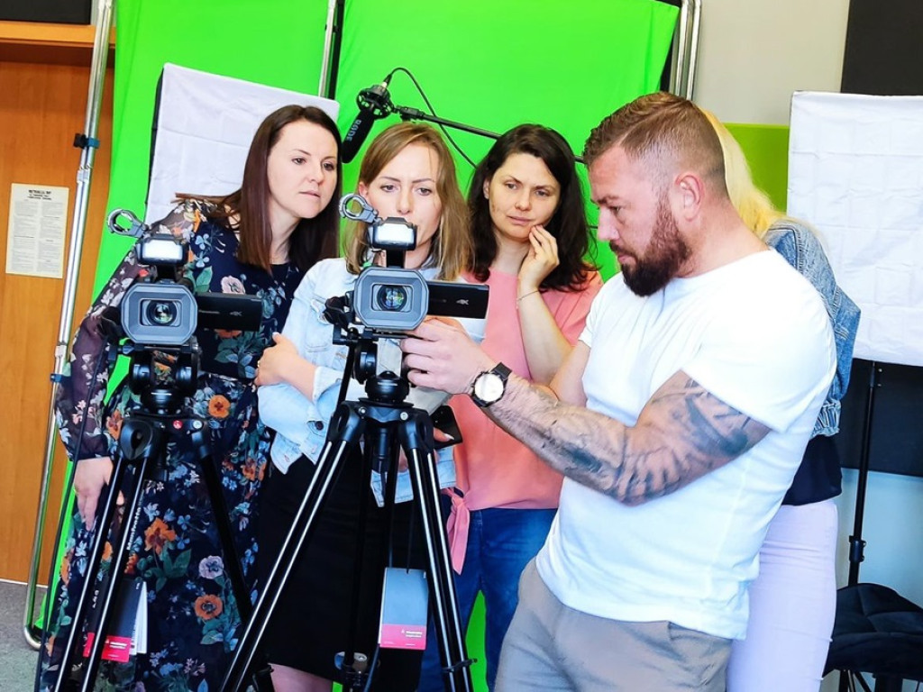 Nowoczesne studio nagrań w świetlicy wiejskiej
