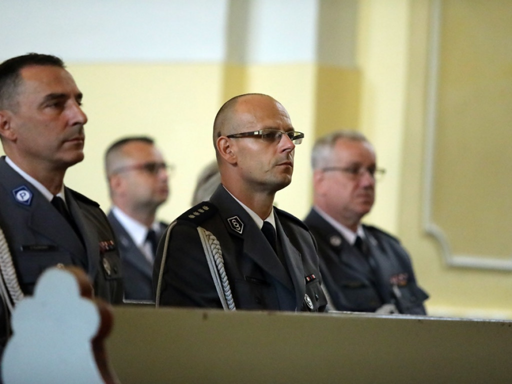 Święto policji. Ksiądz Czerwiński: Dziękujemy Bogu za waszą służbę i dobro [ZDJĘCIA]