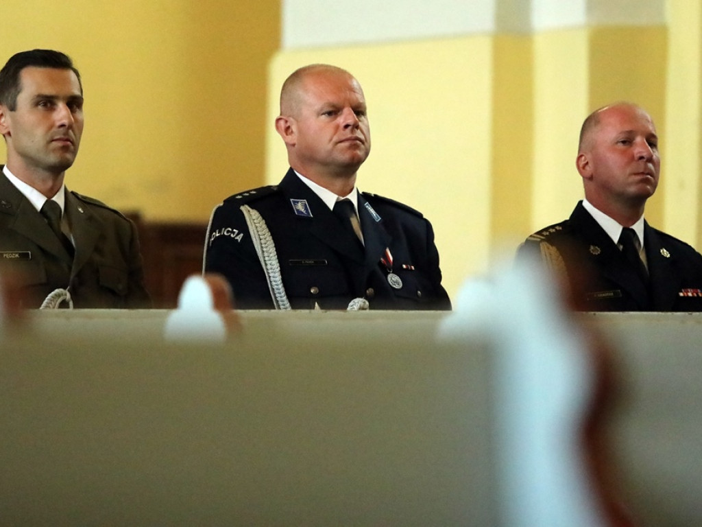 Święto policji. Ksiądz Czerwiński: Dziękujemy Bogu za waszą służbę i dobro [ZDJĘCIA]