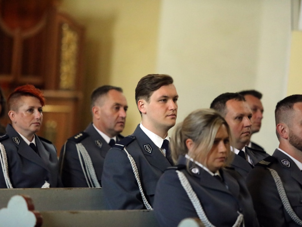 Święto policji. Ksiądz Czerwiński: Dziękujemy Bogu za waszą służbę i dobro [ZDJĘCIA]