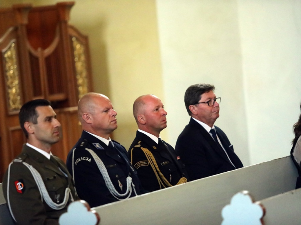 Święto policji. Ksiądz Czerwiński: Dziękujemy Bogu za waszą służbę i dobro [ZDJĘCIA]