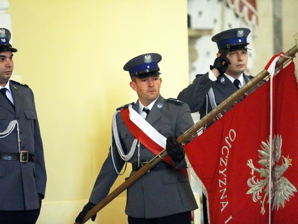 Święto policji. Ksiądz Czerwiński: Dziękujemy Bogu za waszą służbę i dobro [ZDJĘCIA]