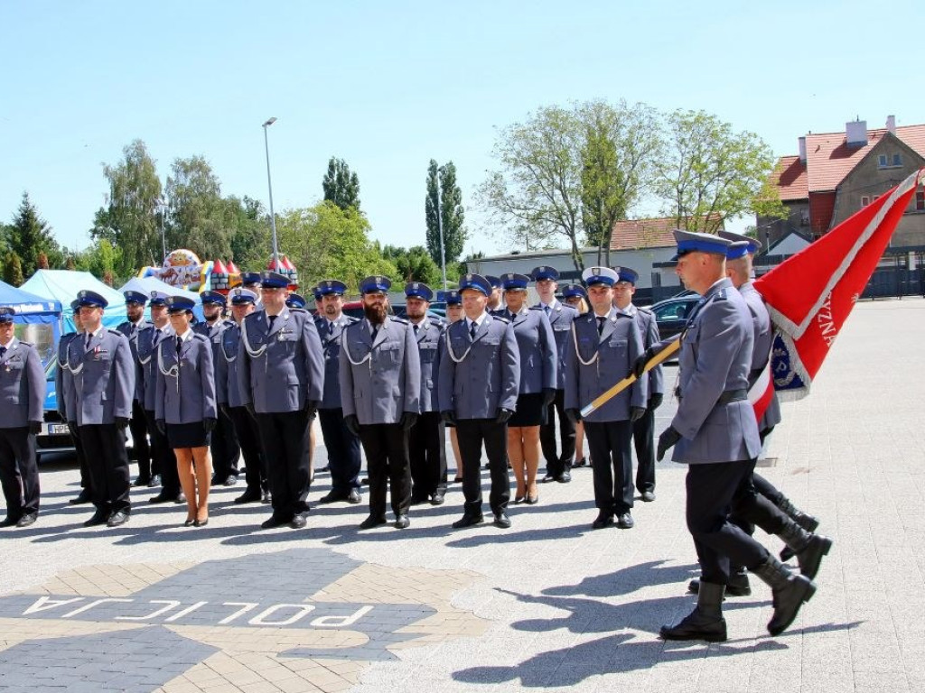 W dniu ich święta awansowanych zostało 39 policjantów [ZDJĘCIA]