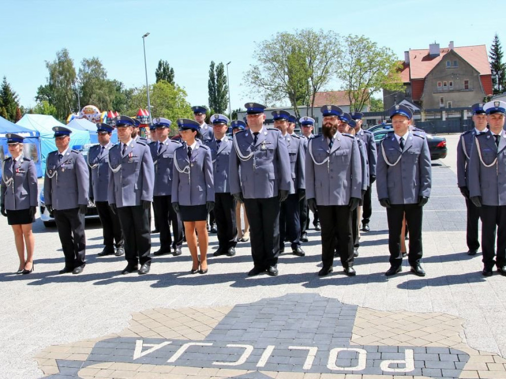 W dniu ich święta awansowanych zostało 39 policjantów [ZDJĘCIA]