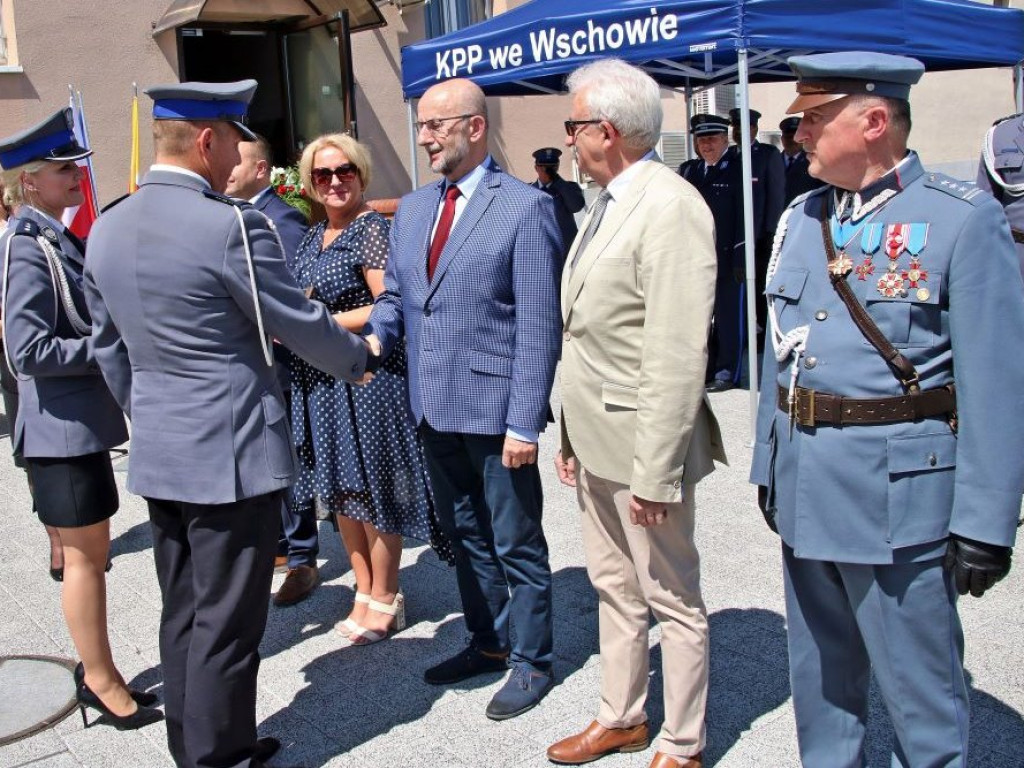 W dniu ich święta awansowanych zostało 39 policjantów [ZDJĘCIA]