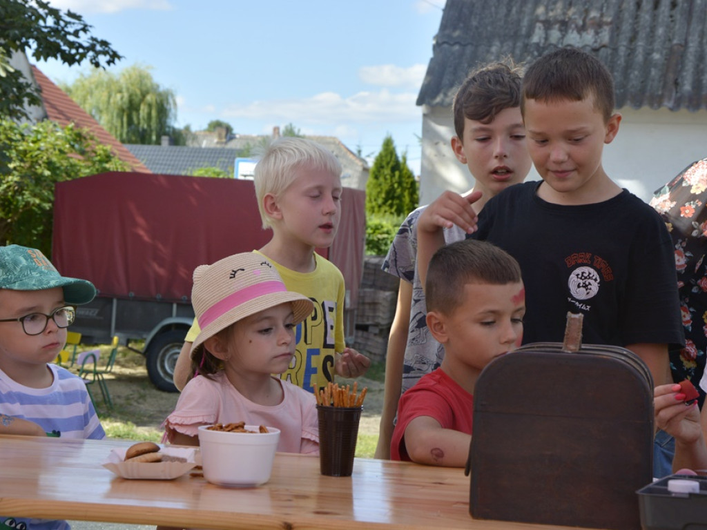 Spacer zakończony piknikiem. Kłobuczyn dalej świętuje [Zdjęcia]