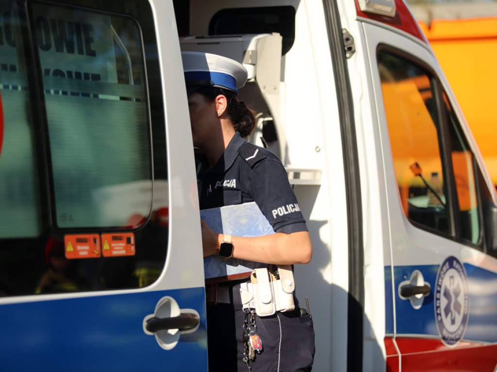 Zderzenie ciężarówki z osobówką. Kierowca skody w szpitalu [ZDJĘCIA]