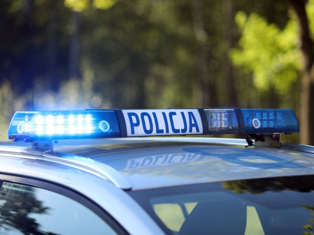 Zderzenie ciężarówki z osobówką. Kierowca skody w szpitalu [ZDJĘCIA]