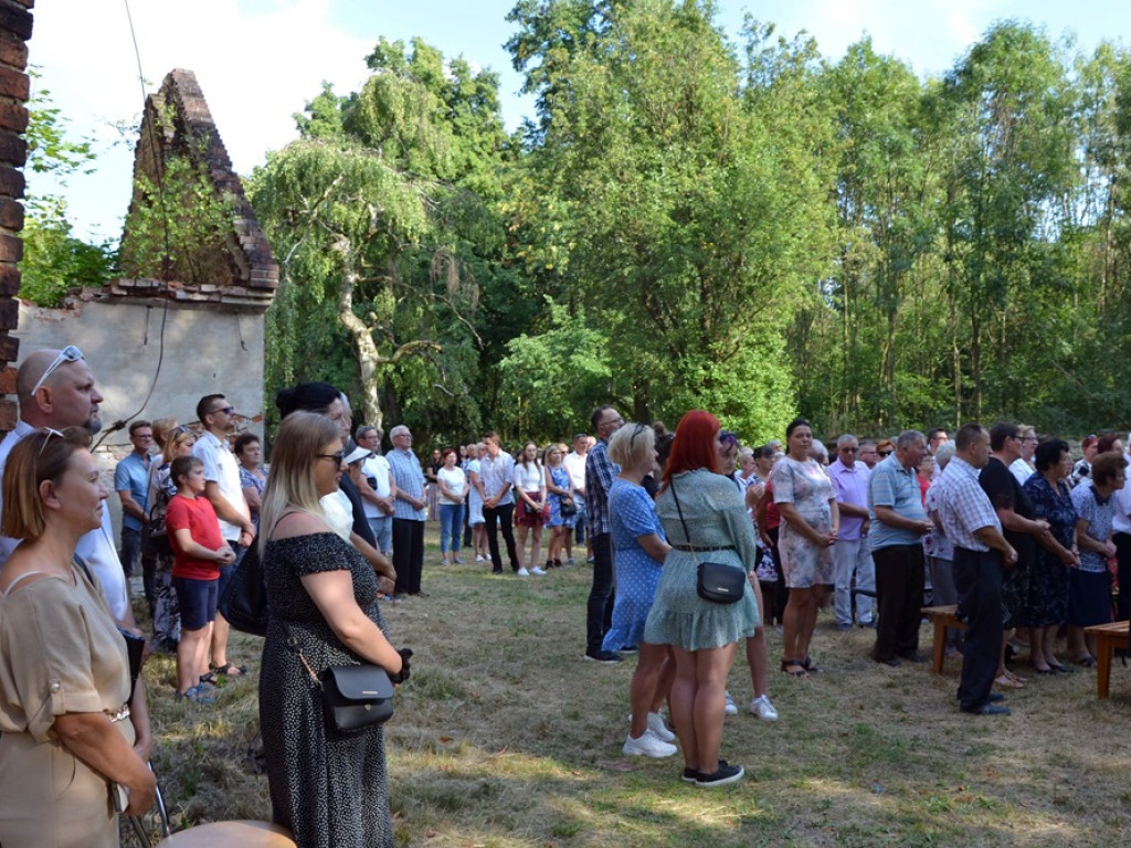 Teresa i Tadeusz 50 lat temu wzięli ślub w kościele w Rapocinie [ZDJĘCIA]