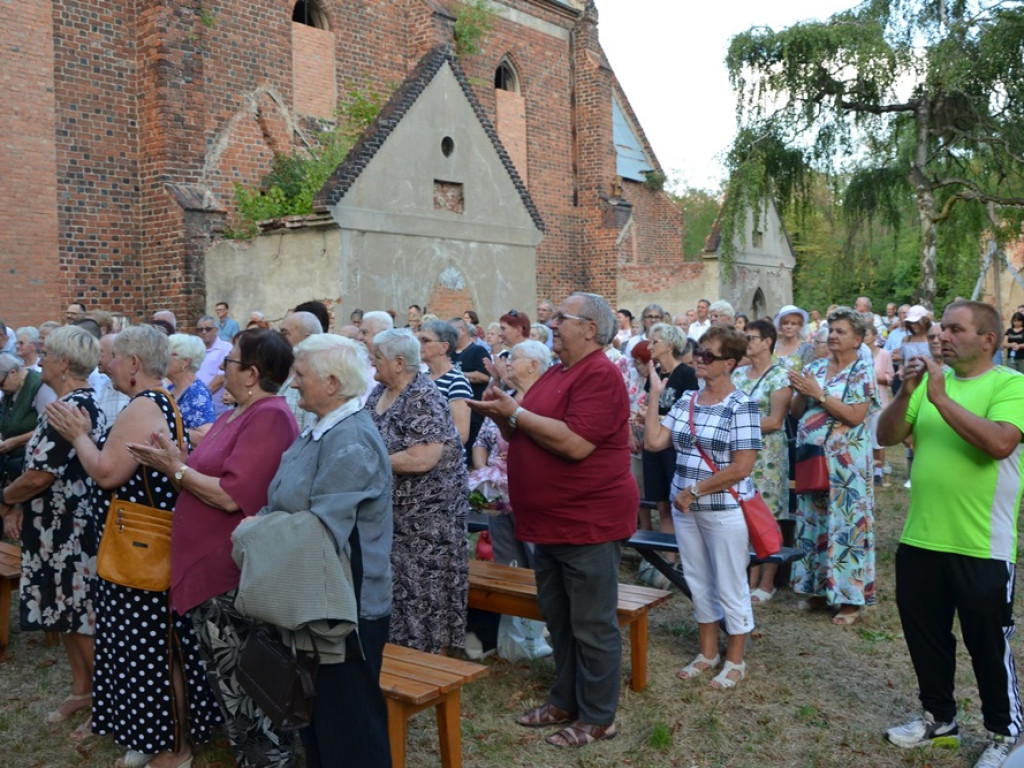 Teresa i Tadeusz 50 lat temu wzięli ślub w kościele w Rapocinie [ZDJĘCIA]