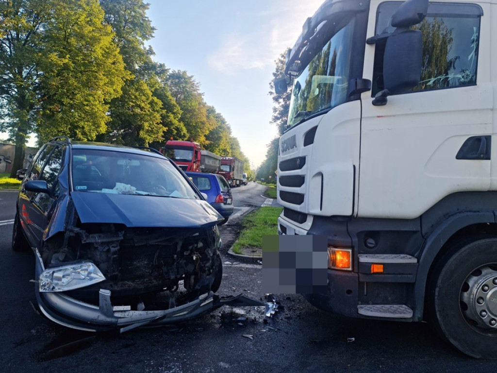 Wymusiła pierwszeństwo. Zderzenie na skrzyżowaniu [ZDJĘCIA]
