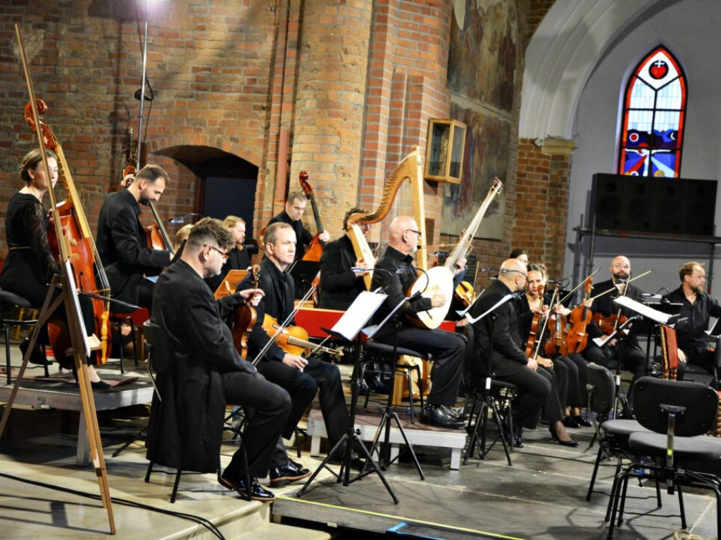 Władza i namiętność. Koncert w Kolegiacie [Zdjęcia]
