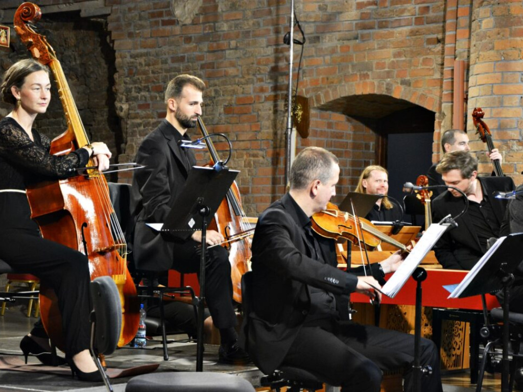 Władza i namiętność. Koncert w Kolegiacie [Zdjęcia]
