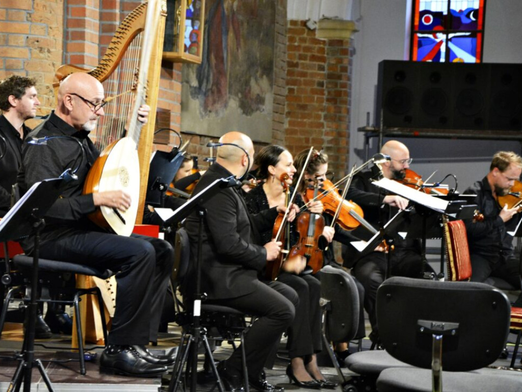 Władza i namiętność. Koncert w Kolegiacie [Zdjęcia]