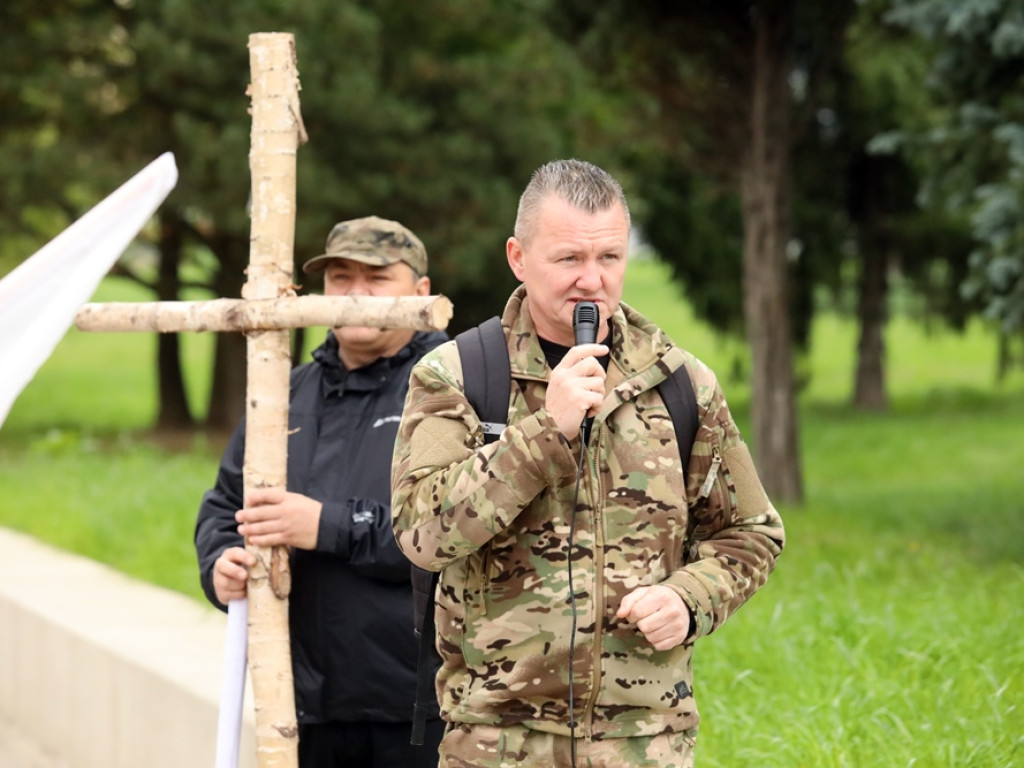 Modlą się o ojczyznę. Patriotyczna pielgrzymka ruszyła do Jakubowa [ZDJĘCIA]