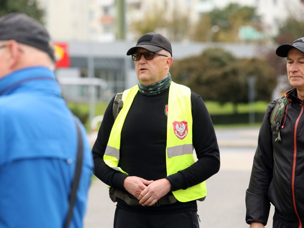 Modlą się o ojczyznę. Patriotyczna pielgrzymka ruszyła do Jakubowa [ZDJĘCIA]