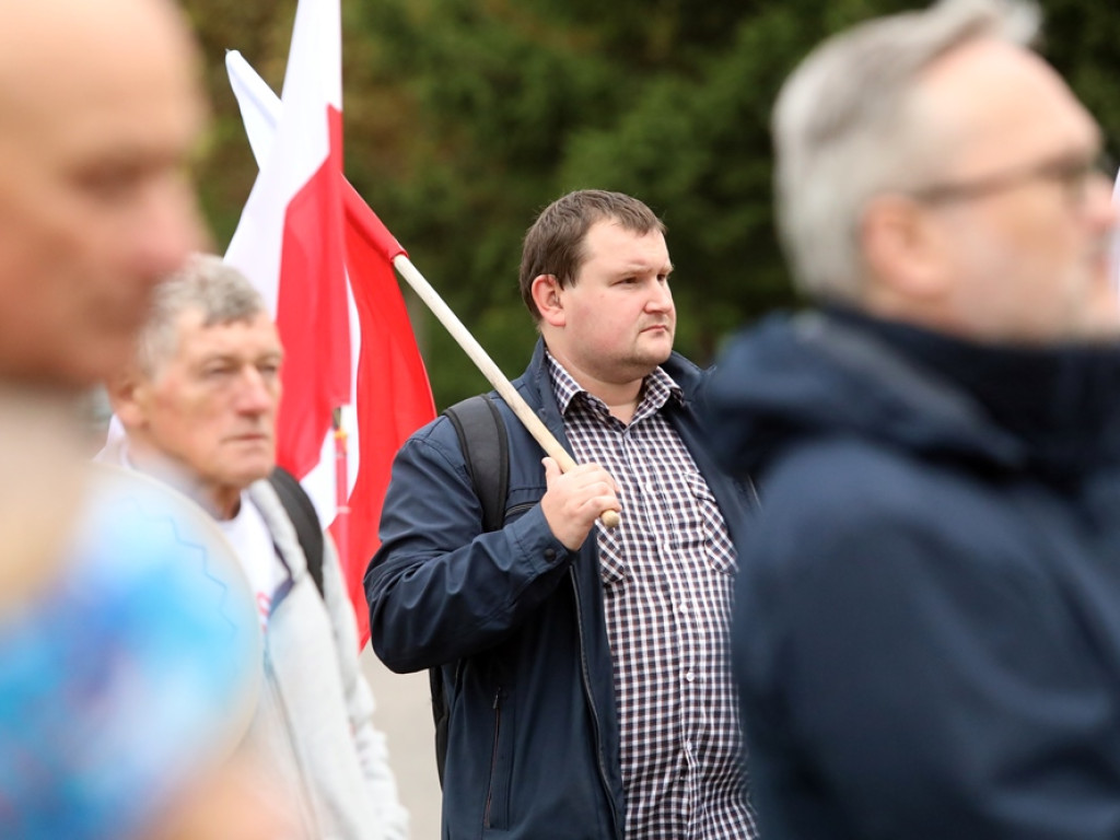 Modlą się o ojczyznę. Patriotyczna pielgrzymka ruszyła do Jakubowa [ZDJĘCIA]