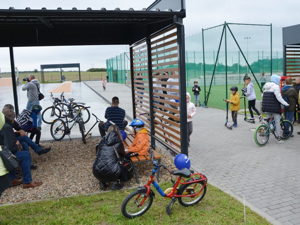 Wstęga przecięta, tort zjedzony, dzieci szczęśliwe - Sport Park otwarty [ZDJĘCIA]