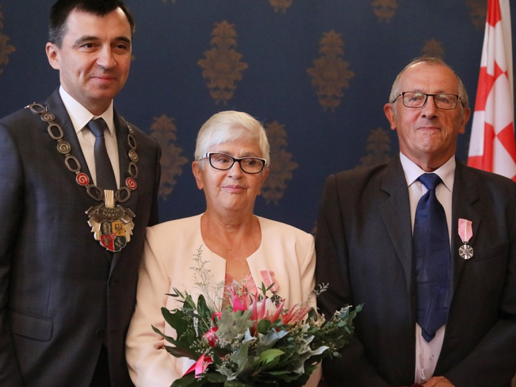 Pół wieku razem! To szczęśliwe małżeństwa, które odebrały pamiątkowe medale [ZDJĘCIA]