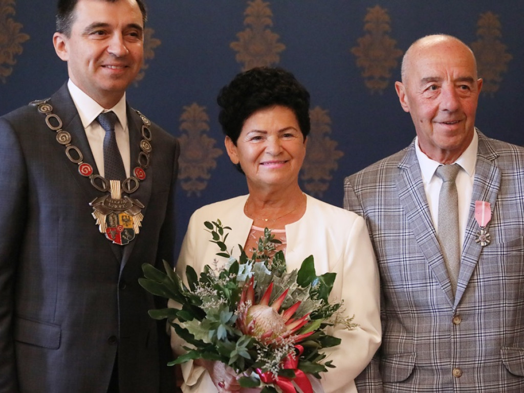 Pół wieku razem! To szczęśliwe małżeństwa, które odebrały pamiątkowe medale [ZDJĘCIA]