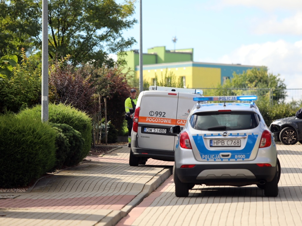 Rura z gazem uszkodzona. Strażacy: Zagrożenie wybuchem jest duże [ZDJĘCIA]