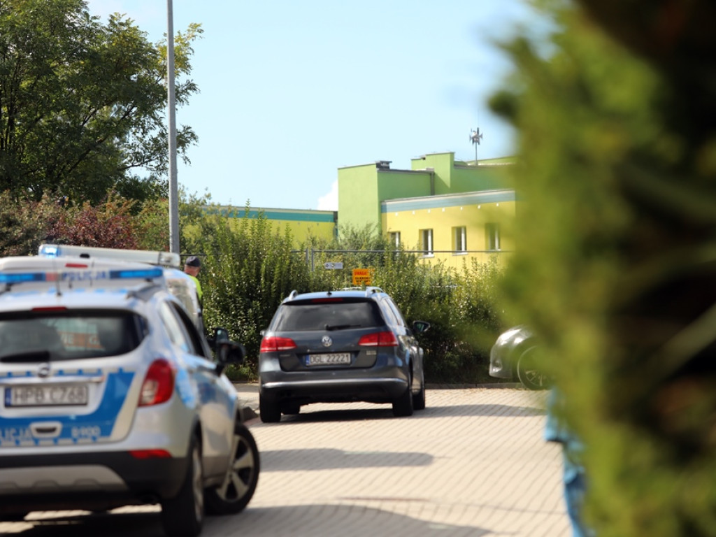 Rura z gazem uszkodzona. Strażacy: Zagrożenie wybuchem jest duże [ZDJĘCIA]