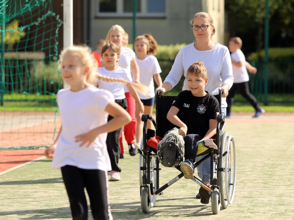 Bieg Orląt w Głogowie. Uczniowie na sportowo i patriotycznie [ZDJĘCIA]