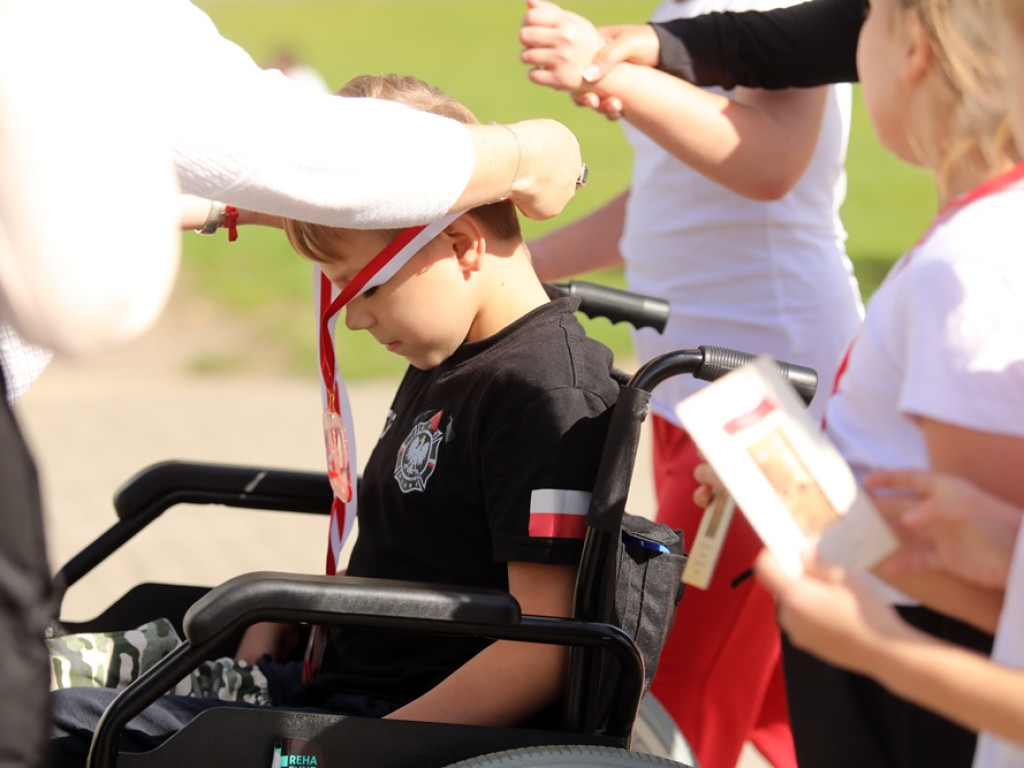 Bieg Orląt w Głogowie. Uczniowie na sportowo i patriotycznie [ZDJĘCIA]