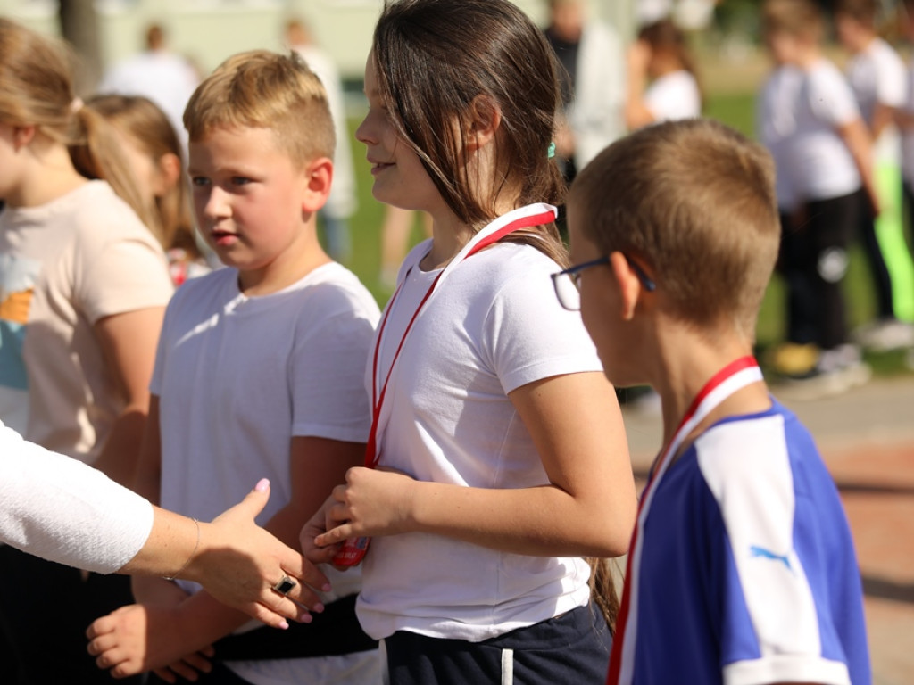 Bieg Orląt w Głogowie. Uczniowie na sportowo i patriotycznie [ZDJĘCIA]