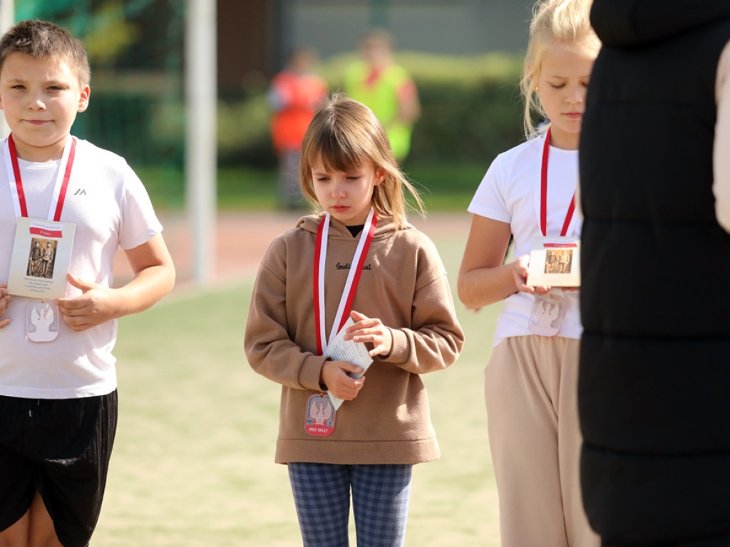 Bieg Orląt w Głogowie. Uczniowie na sportowo i patriotycznie [ZDJĘCIA]
