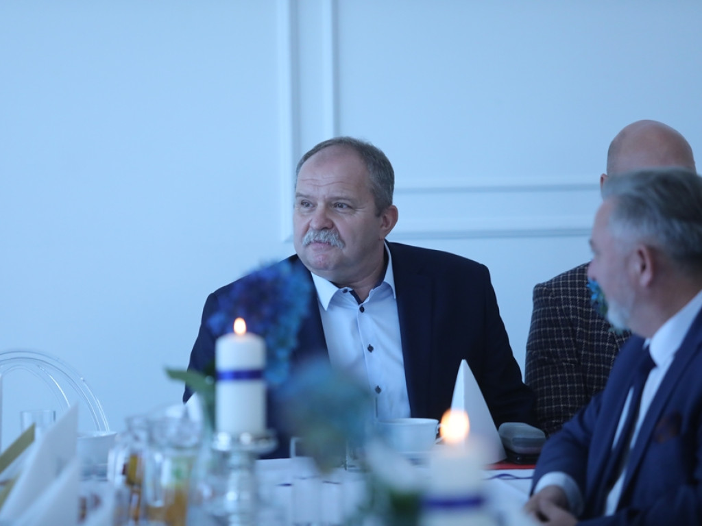 Nauczyciele i pracownicy szkół świętują. Powiatowe uroczystości [ZDJĘCIA 1]
