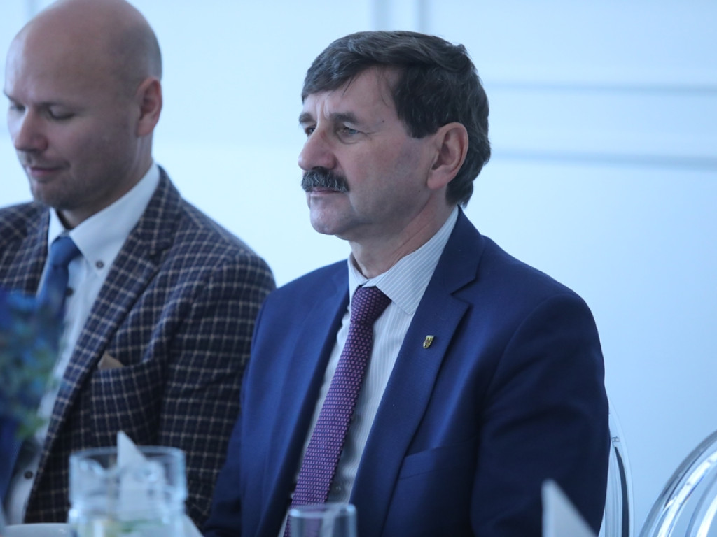 Nauczyciele i pracownicy szkół świętują. Powiatowe uroczystości [ZDJĘCIA 1]