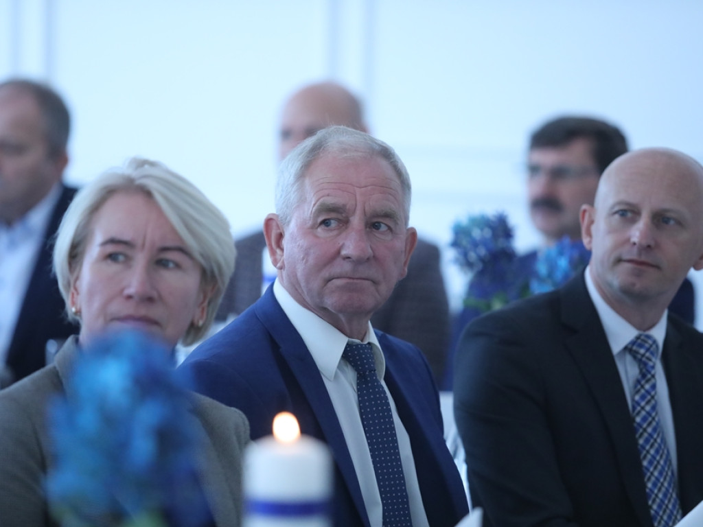 Nauczyciele i pracownicy szkół świętują. Powiatowe uroczystości [ZDJĘCIA 1]
