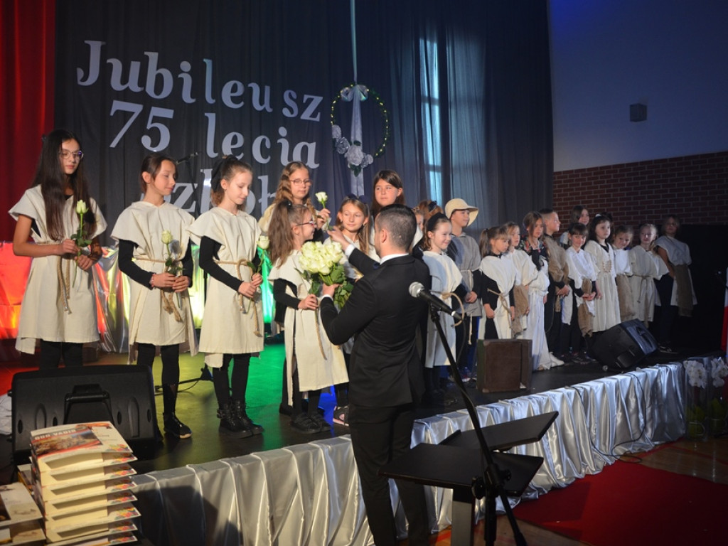 Jubileusz! Piękna i wzruszająca gala w szkole [ZDJĘCIA]