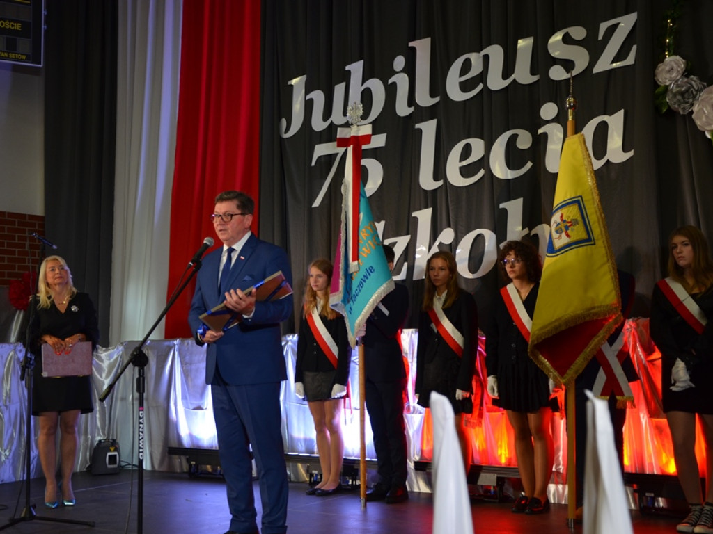 Jubileusz! Piękna i wzruszająca gala w szkole [ZDJĘCIA]