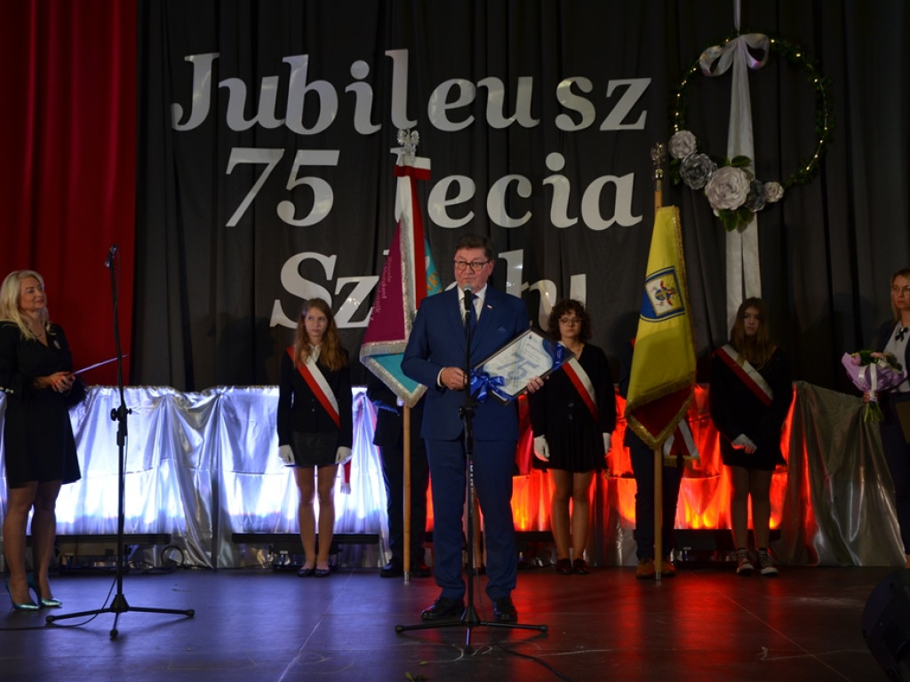 Jubileusz! Piękna i wzruszająca gala w szkole [ZDJĘCIA]