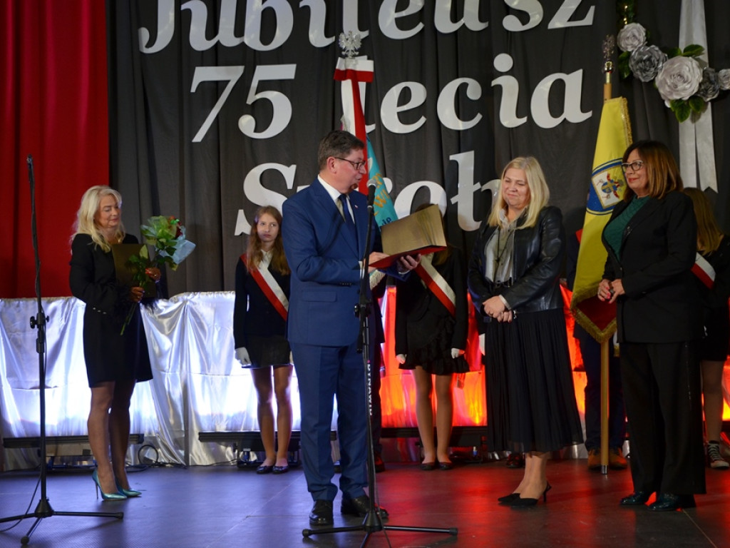 Jubileusz! Piękna i wzruszająca gala w szkole [ZDJĘCIA]