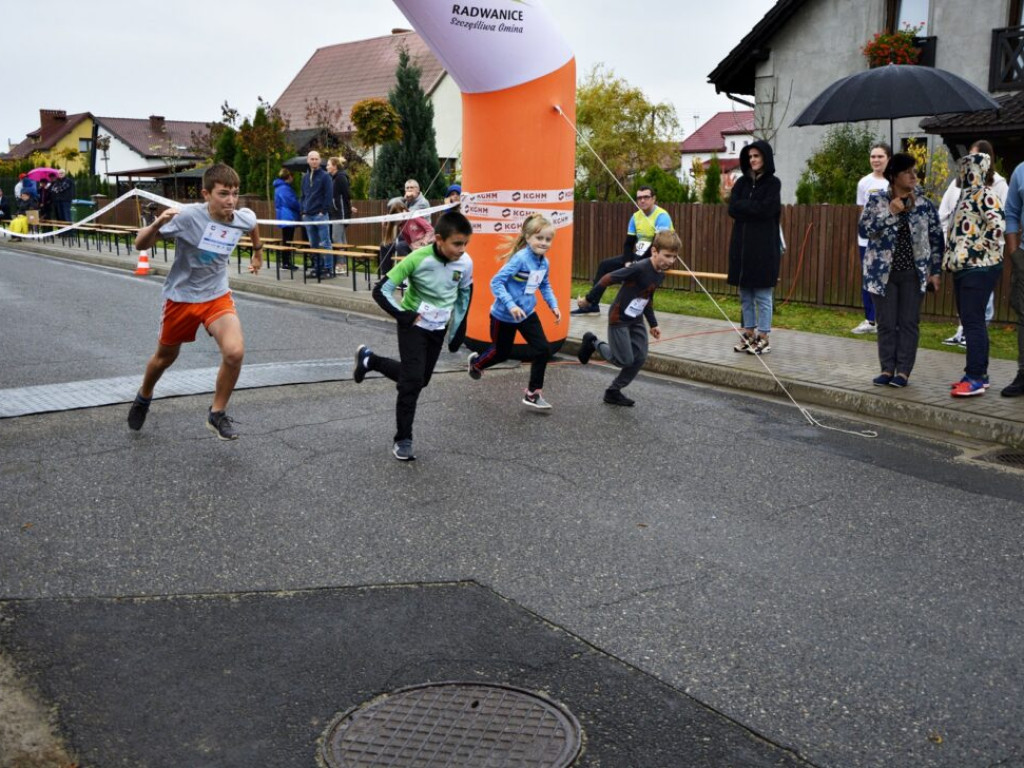Pogoda idealna dla zawodników. Bieg papieski w Radwanicach [Zdjęcia]