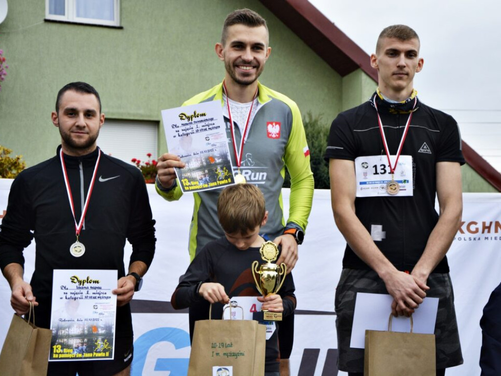 Pogoda idealna dla zawodników. Bieg papieski w Radwanicach [Zdjęcia]