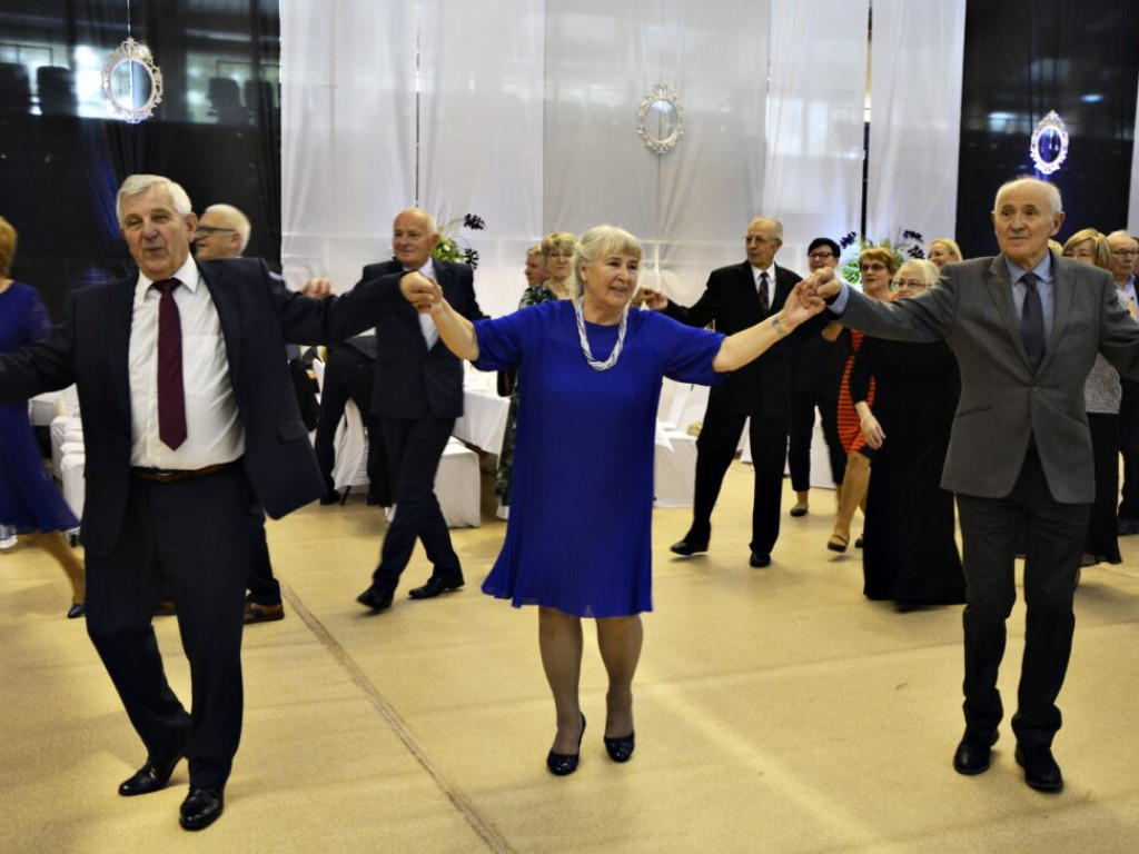 To był bal na... 200 par! [Zdjęcia]