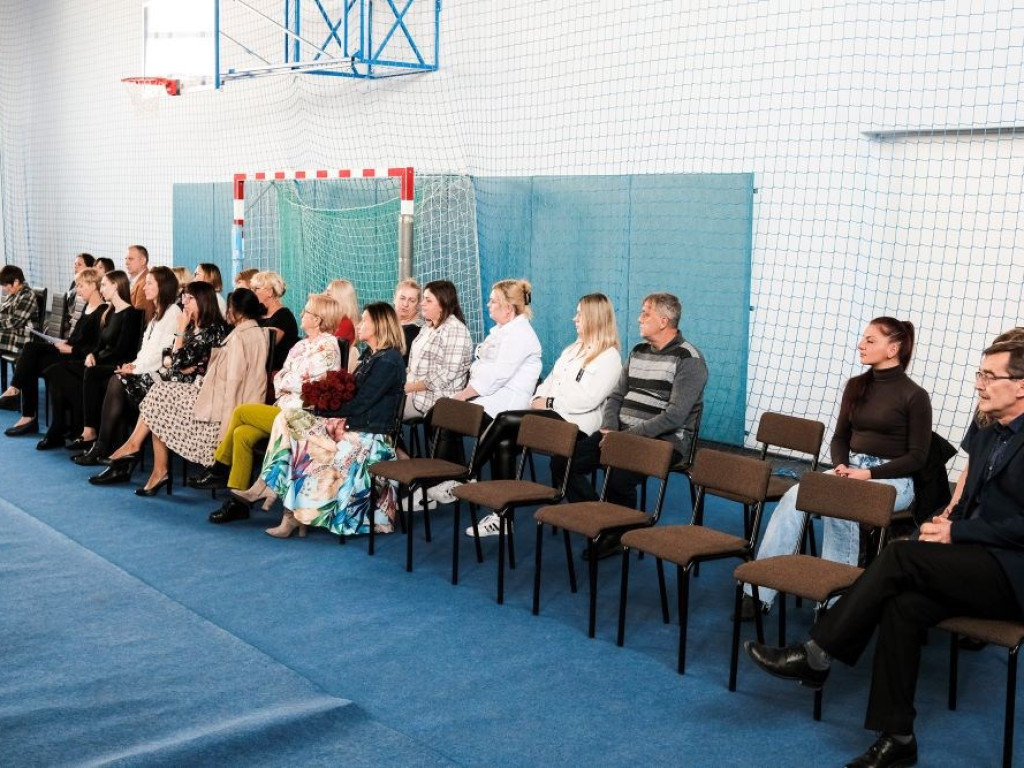 Pierwszoklasiści ślubowali. Były śpiewy i odciski paluszków [ZDJĘCIA]