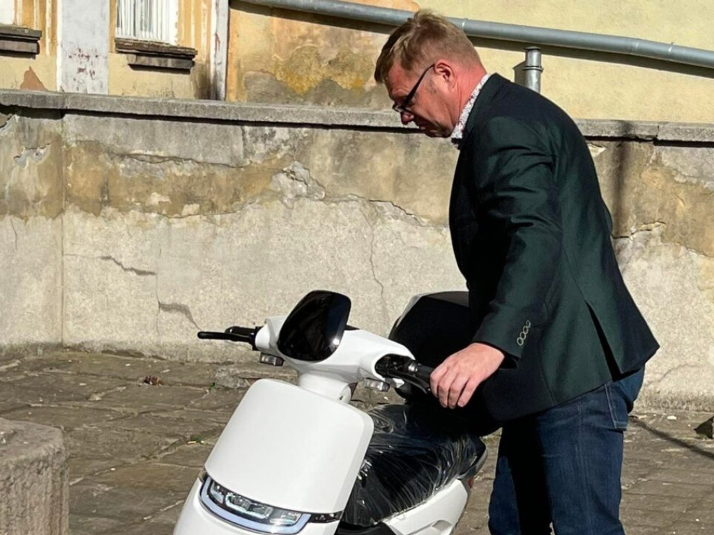 Wygrali skuter i stację do ładowania [ZDJĘCIA]